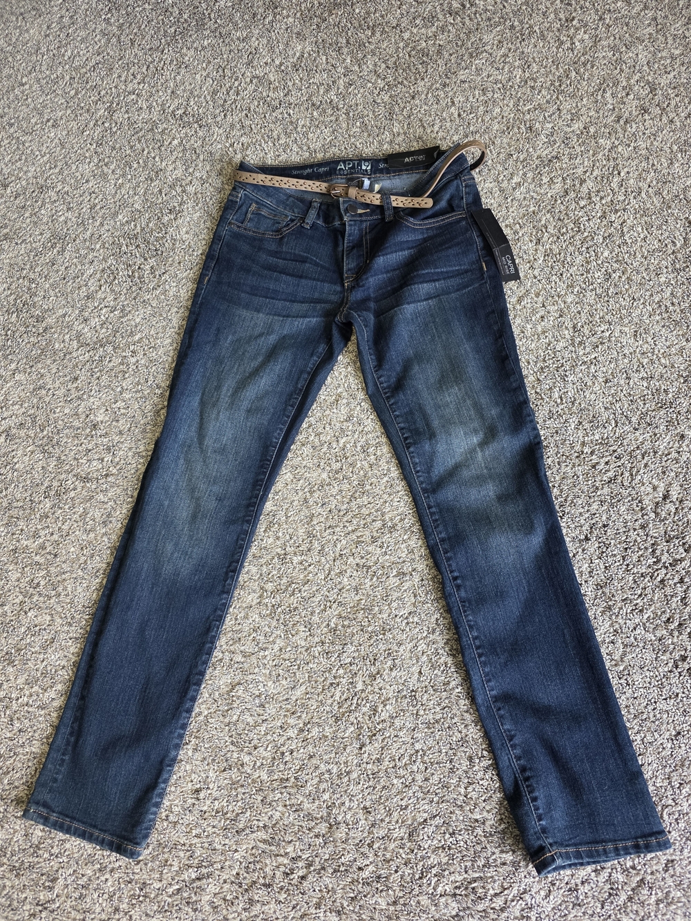Apt. 9 NWT Women's Dark Blue Capri Mid Rise With Tan Decorative Belt